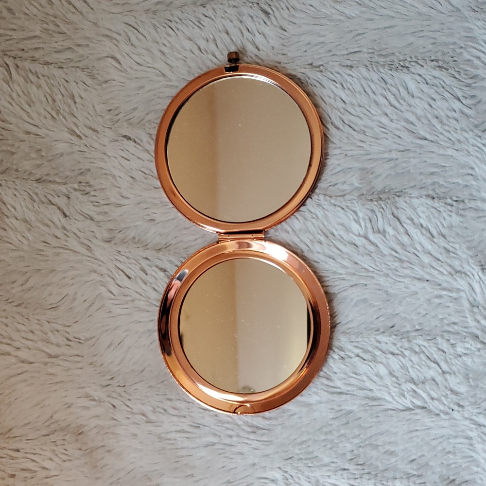 Round Compact Mirror Gold Tone - Picture 2 of 4